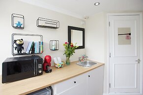 Your Ideal London Getaway - Charming Studio Haven