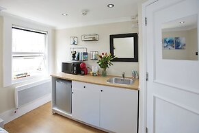 Your Ideal London Getaway - Charming Studio Haven
