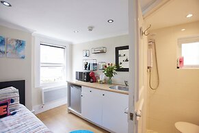 Your Ideal London Getaway - Charming Studio Haven