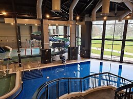 Lochside Lodge Retreat - Stunning Lakeside Escape