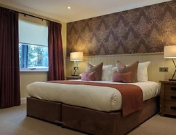 Lochside Lodge Retreat - Stunning Lakeside Escape