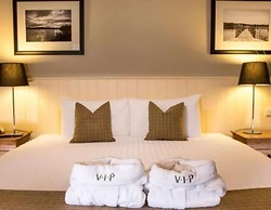 Lochside Lodge Retreat - Stunning Lakeside Escape