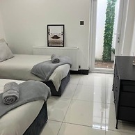Urban, Sleeps 6 Private Garden-family Pet Friendly