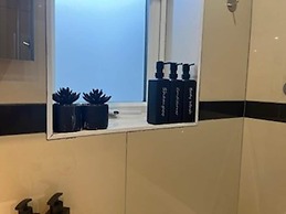 Urban, Sleeps 6 Private Garden-family Pet Friendly