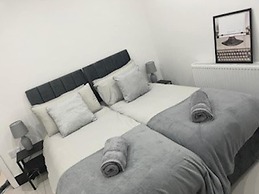 Urban, Sleeps 6 Private Garden-family Pet Friendly