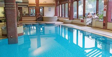 Detached Lakeland Cottage With Private hot tub