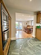 Detached Lakeland Cottage With Private hot tub