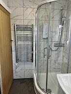 Manchester - 1 Bedroom - Sleeps 3 - Free Parking