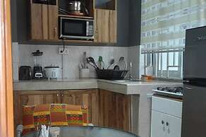 1 Bed Sleeps 2 Apartment - Free Parking - Tv