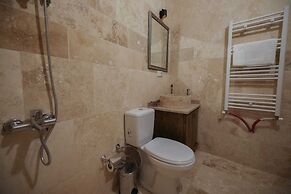 ASMA CAVE HOUSE