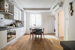 XVI Charm Apartment by Wonderful Italy