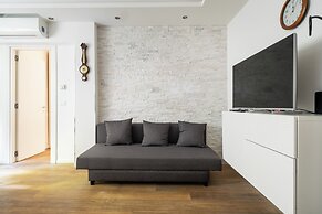 XVI Charm Apartment by Wonderful Italy