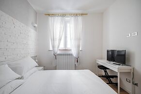 XVI Charm Apartment by Wonderful Italy