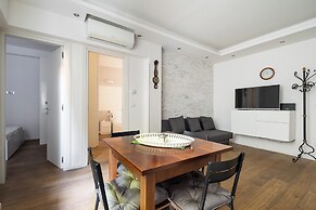 XVI Charm Apartment by Wonderful Italy