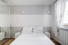 XVI Charm Apartment by Wonderful Italy