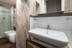 XVI Charm Apartment by Wonderful Italy