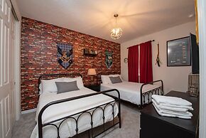 1799 Amazing 9Bd Near Disney