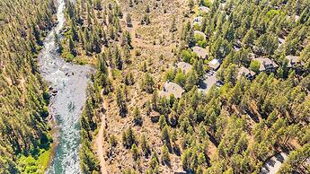 Snowcap Escape at Mount Bachelor  (106235295)