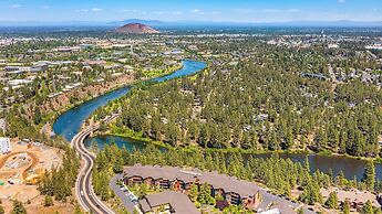 Snowcap Escape at Mount Bachelor  (106235295)