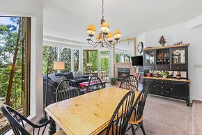 Snowcap Escape at Mount Bachelor  (106235295)