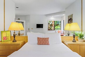 Snowcap Escape at Mount Bachelor  (106235295)