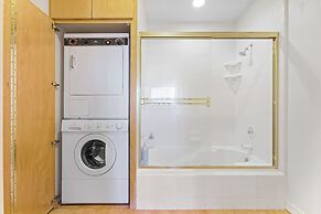 Snowcap Escape at Mount Bachelor  (106235295)