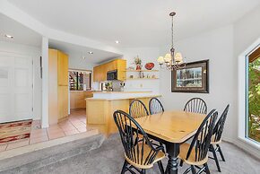 Snowcap Escape at Mount Bachelor  (106235295)