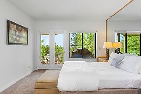 Snowcap Escape at Mount Bachelor  (106235295)