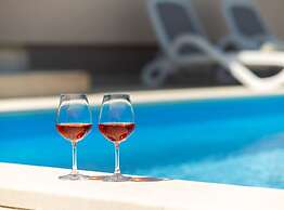 Holiday Home Mlačić