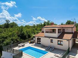 Holiday Home Mlačić