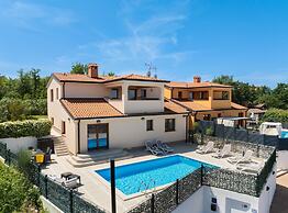 Holiday Home Mlačić