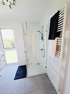 Spacious 3 Bedrooms with Garden View