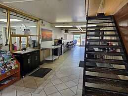 Home-Towne Lodge