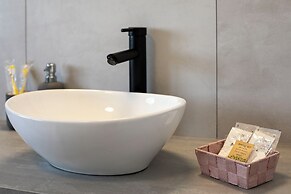 DOMINA Guest House - Luxory Room