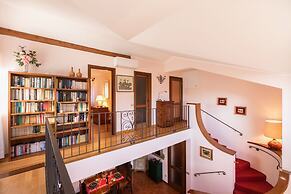 Maison Jaune by Wonderful Italy
