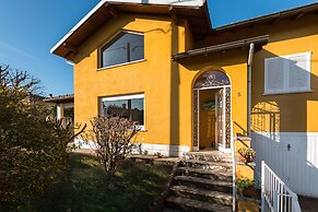 Maison Jaune by Wonderful Italy