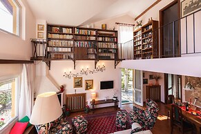 Maison Jaune by Wonderful Italy