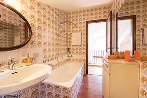 Maison Jaune by Wonderful Italy