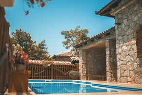 Carevic Resort & Villas
