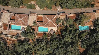 Carevic Resort & Villas