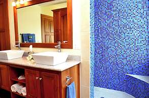 The Villas at Cocoplum