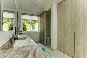 The Villas at Cocoplum