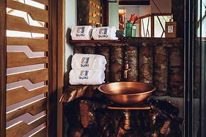 Buru Nature Hotel