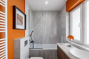 Playful & Bright 1BR near The Faculty of Law