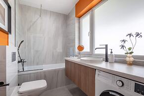 Playful & Bright 1BR near The Faculty of Law