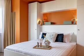 Playful & Bright 1BR near The Faculty of Law