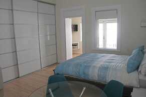 Smugglers Inn Studio Apartments