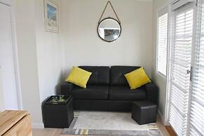 Smugglers Inn Studio Apartments