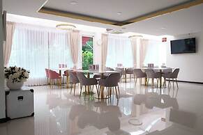 Christella Hotel Laemchabang