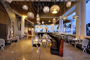 The Signature Level At Grand Palladium Lady Hamilton Resort & Spa